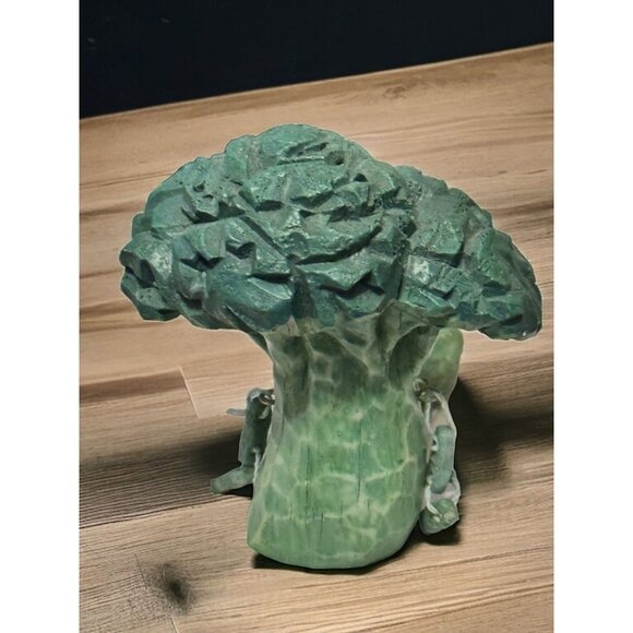 Vintage Anthropomorphic Resin Vegetable “Broccoli” Shelf Sitter - Picture 5 of 6